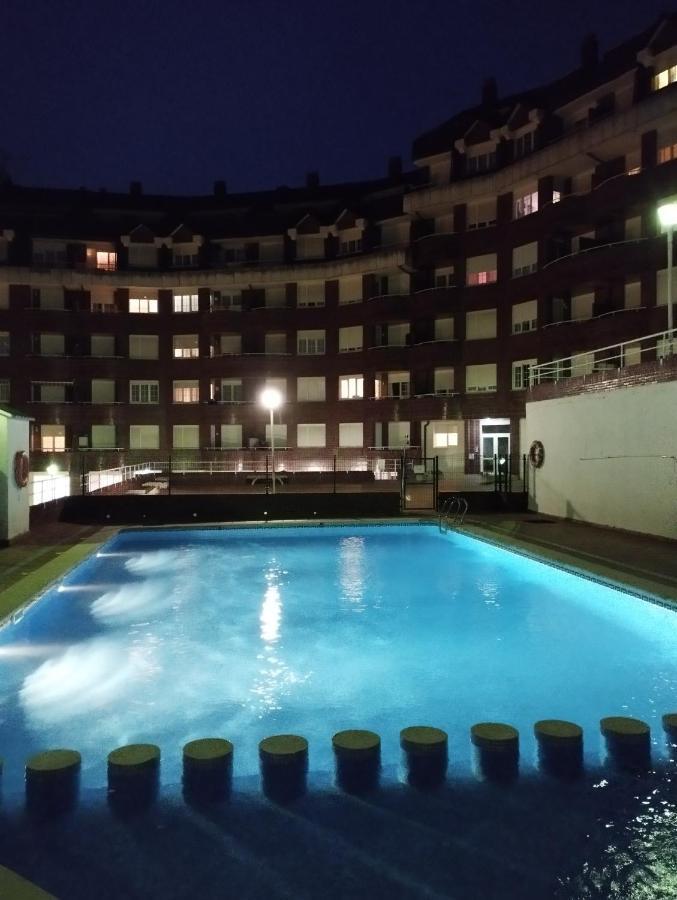 Castro Urdiales Precioso Con Piscinaアパートメント エクステリア 写真